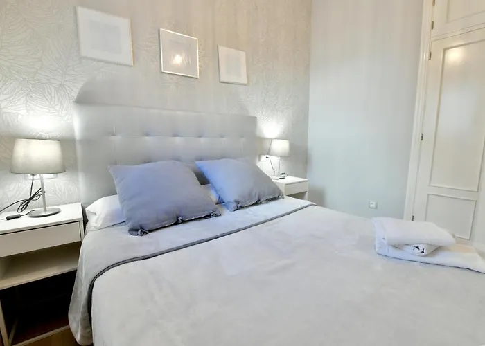 Ms4 Apartamentos Nervion Para 3 Personas